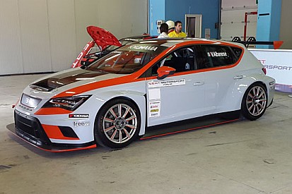 Seat Motorsport Italia lancia una Leon Cup Racer "Evo"