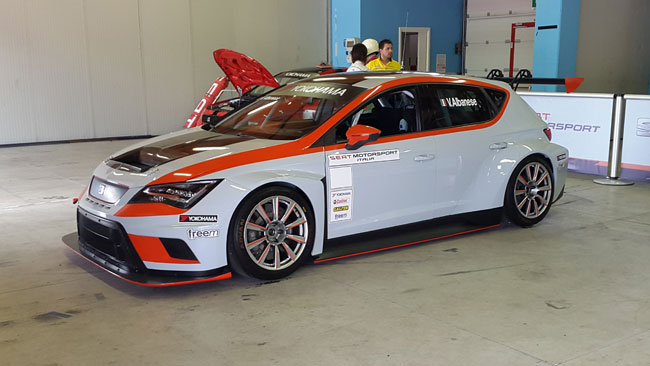 Seat Motorsport Italia lancia una Leon Cup Racer "Evo"