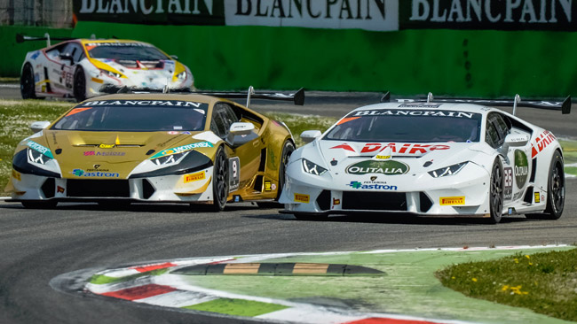 Le Huracán sbarcano a Silverstone con Kujala leader