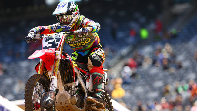 Eli Tomac cala il tris ad East Rutherford