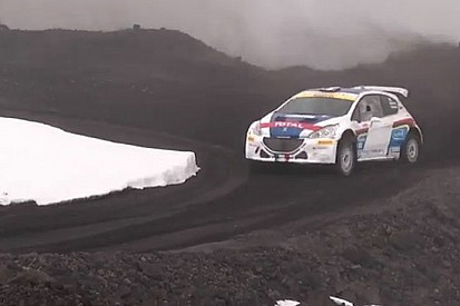 Paolo Andreucci scala l'Etna con la Peugeot 208 T16