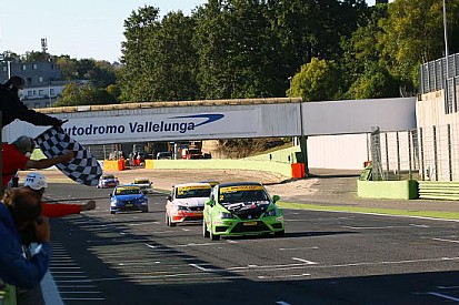 Vallelunga, Gara 1: la Albanese torna e trionfa