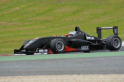 Piero Longhi vince Gara 1