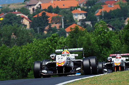 Alex Palou la spunta in Gara 2. Out Stuvik!