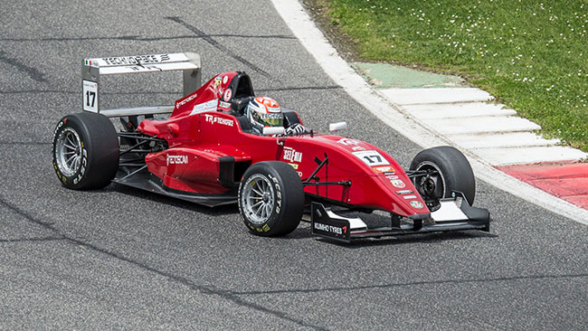 Perullo si prende la rivincita in gara 2 a Vallelunga