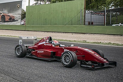 Perullo contende la pole alla F3 di Milani