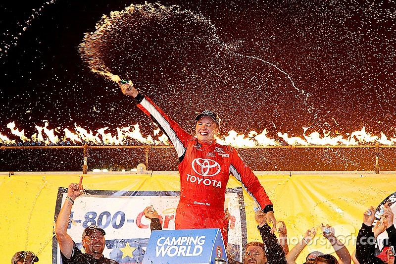 Ganador de la carrera Christopher Bell, Kyle Busch Motorsports Toyota