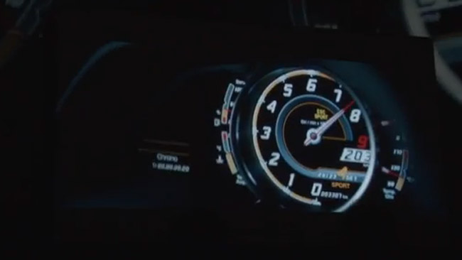 Castrol sfida il buio con il "Titanium Strong Blackout"