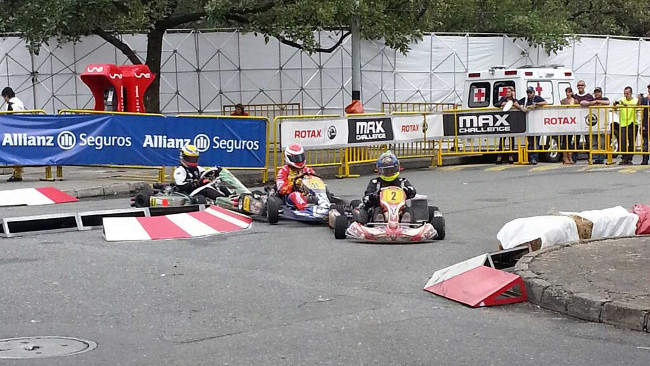 Castroneves e Leal vincono in kart in Colombia