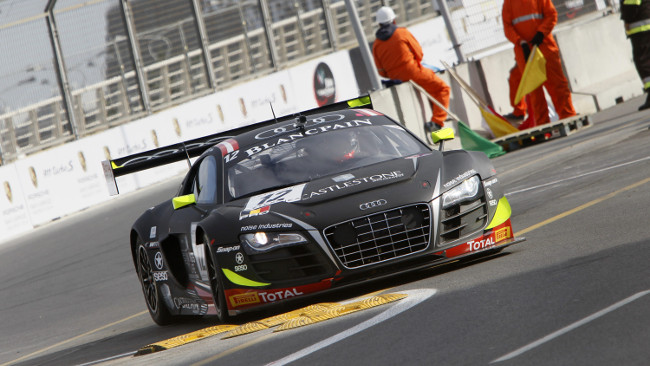 L'Audi di Rast e Mayr-Melnhof vince Gara 1 a Baku