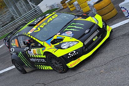 Monza, PS7: Valentino Rossi nella scia di Sordo