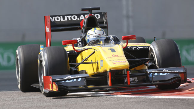 Marcus Ericsson soffia la pole a Rossi ad Abu Dhabi
