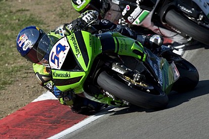 Sofuoglu cala il poker al Nurburgring: titolo vicino