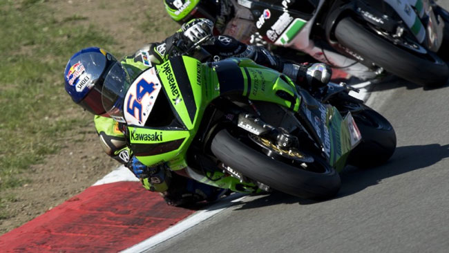 Sofuoglu cala il poker al Nurburgring: titolo vicino