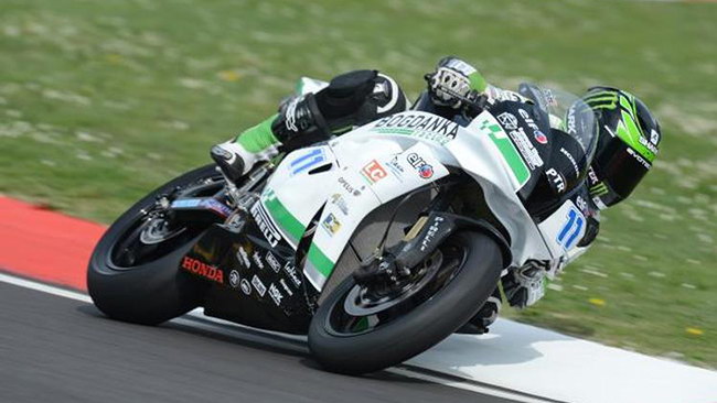 Sam Lowes agguanta la pole all'ultimo secondo