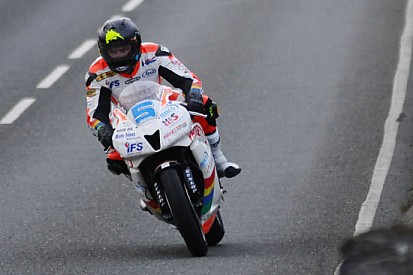 Tourist Trophy: Anstey salta davanti a tutti