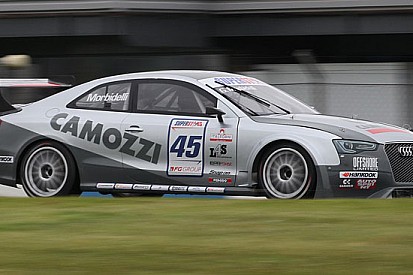Donington, Libere 2: Due Audi davanti a due BMW