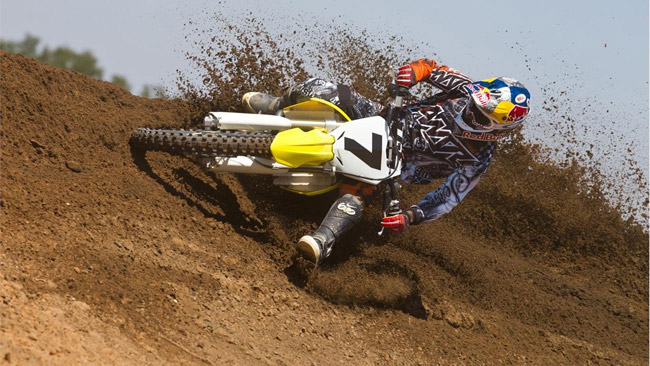 James "Bubba" Stewart passa alla Yoshimura Suzuki!