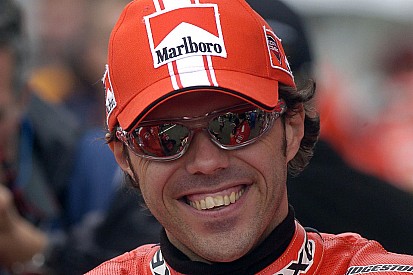 Loris Capirossi volta a correr... mas num carro