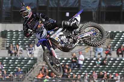 Primo centro del 2012 per Stewart ad Oakland