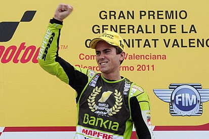 Valencia dedica una curva a Nico Terol