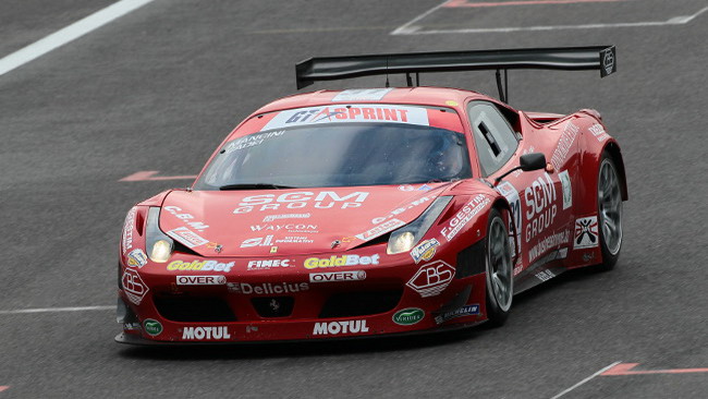 Niki Cadei e la Ferrari 458 siglano Gara 1