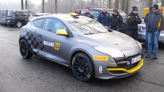 Primo shakedown per la Mégane RS N4