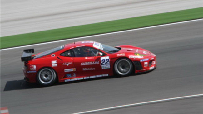 Ferrari e Corvette davanti a tutti nelle "libere 1"