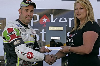 Paul Owen premiato con lo "spirit of TT"