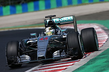 Red Bull le da pelea a Mercedes en la segunda práctica