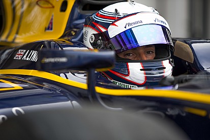 Lynn vence a Vandoorne en la pelea por la pole en Hungría