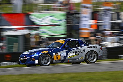 McCumbee, Bell top Continental Tire qualifying