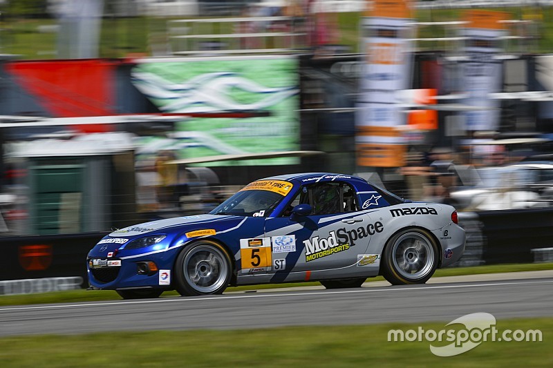 McCumbee, Bell top Continental Tire qualifying
