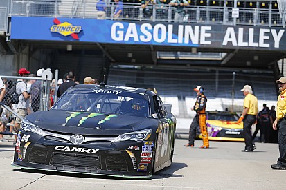 Em final fantástico, Kyle Busch supera Blaney e vence em Indianápolis