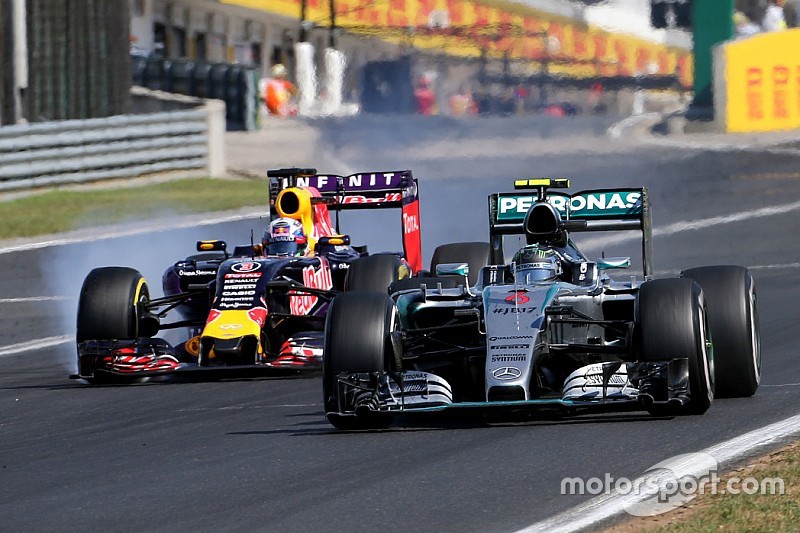 Rosberg tyre call “unfortunate” admits Wolff on “crappy day”