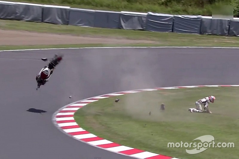 Casey Stoner crashes violently