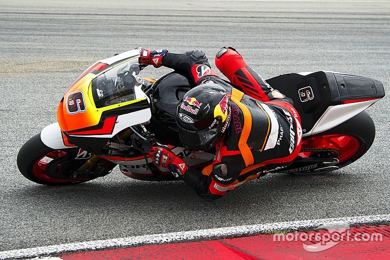 Bradl termina su vínculo con Forward