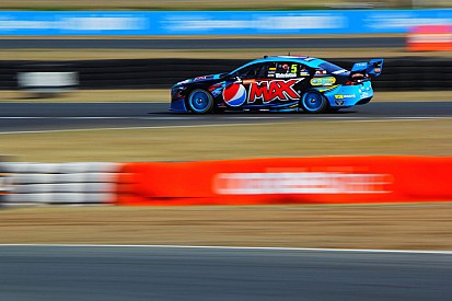 Winterbottom doubles up at Queensland Raceway