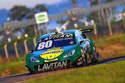 Marcos Gomes aproveita oportunidade e larga na frente em Curitiba