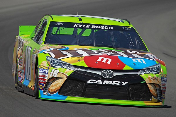 Kyle Busch slaps wall, still fastest in eventful final practice