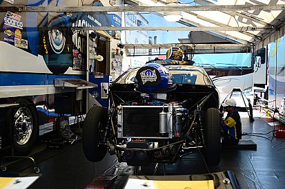 Some Pro-Stock teams ignore new NHRA mandate