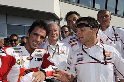 Toni Elias se prépare pour Indianapolis