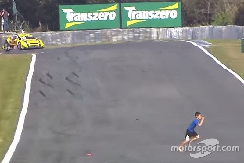 Cacophonie d’accidents, de chiens et…un enfant en piste à Curitiba!