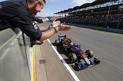 Dennis: McLaren pace is ready to "light up"