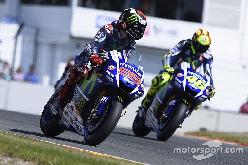 Lorenzo se centra en ganarle a Rossi