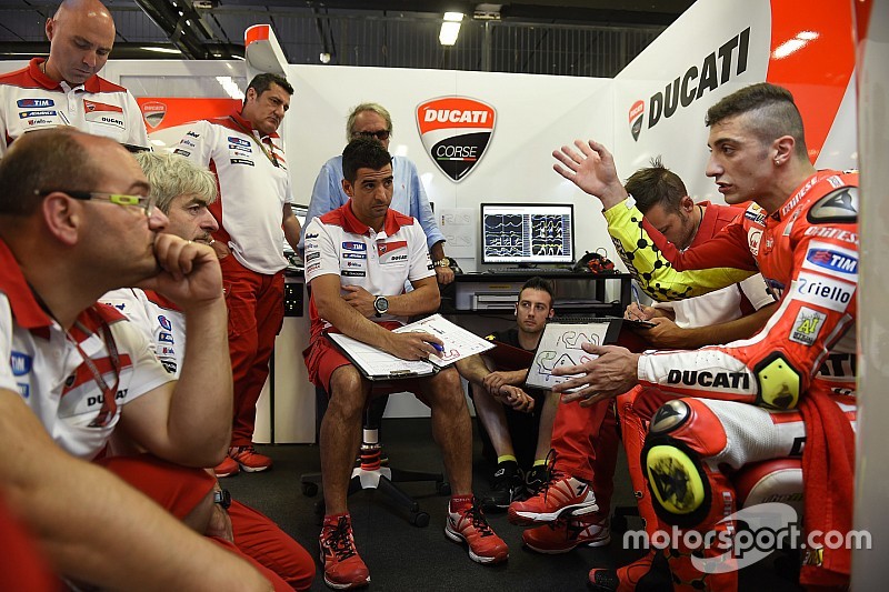 Iannone espera mantenerse por delante de Márquez