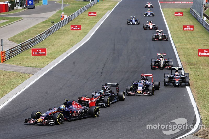 Carlos Sainz Jr., Scuderia Toro Rosso STR10