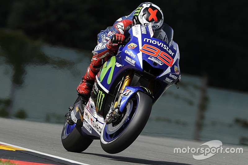 Jorge Lorenzo met déjà la gomme