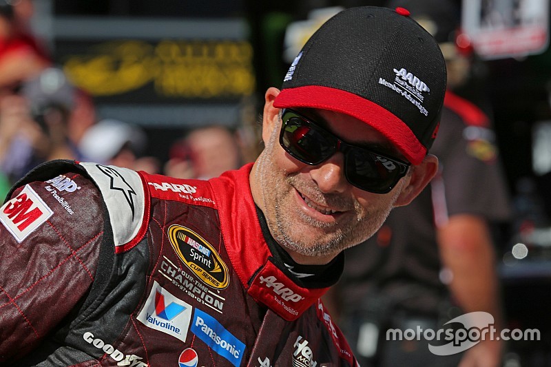 Jeff Gordon, el más rápido en la práctica final en el Glen