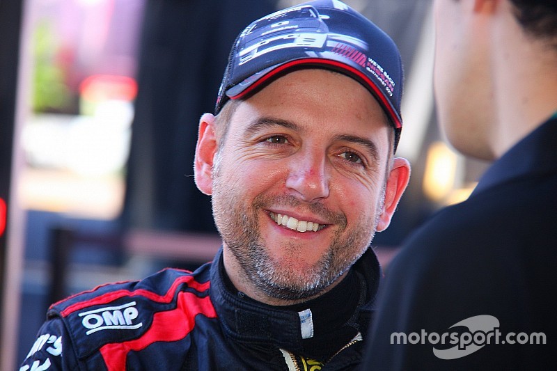 Kelly takes pole in Malaysia